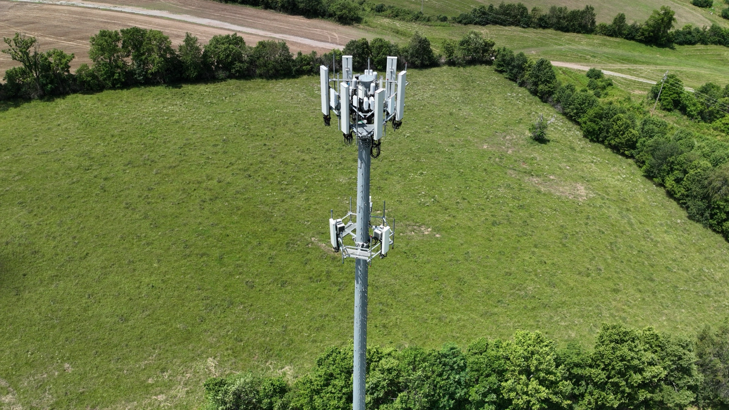 Cell Tower Digital Twin — Telecommunications asset reconstruction