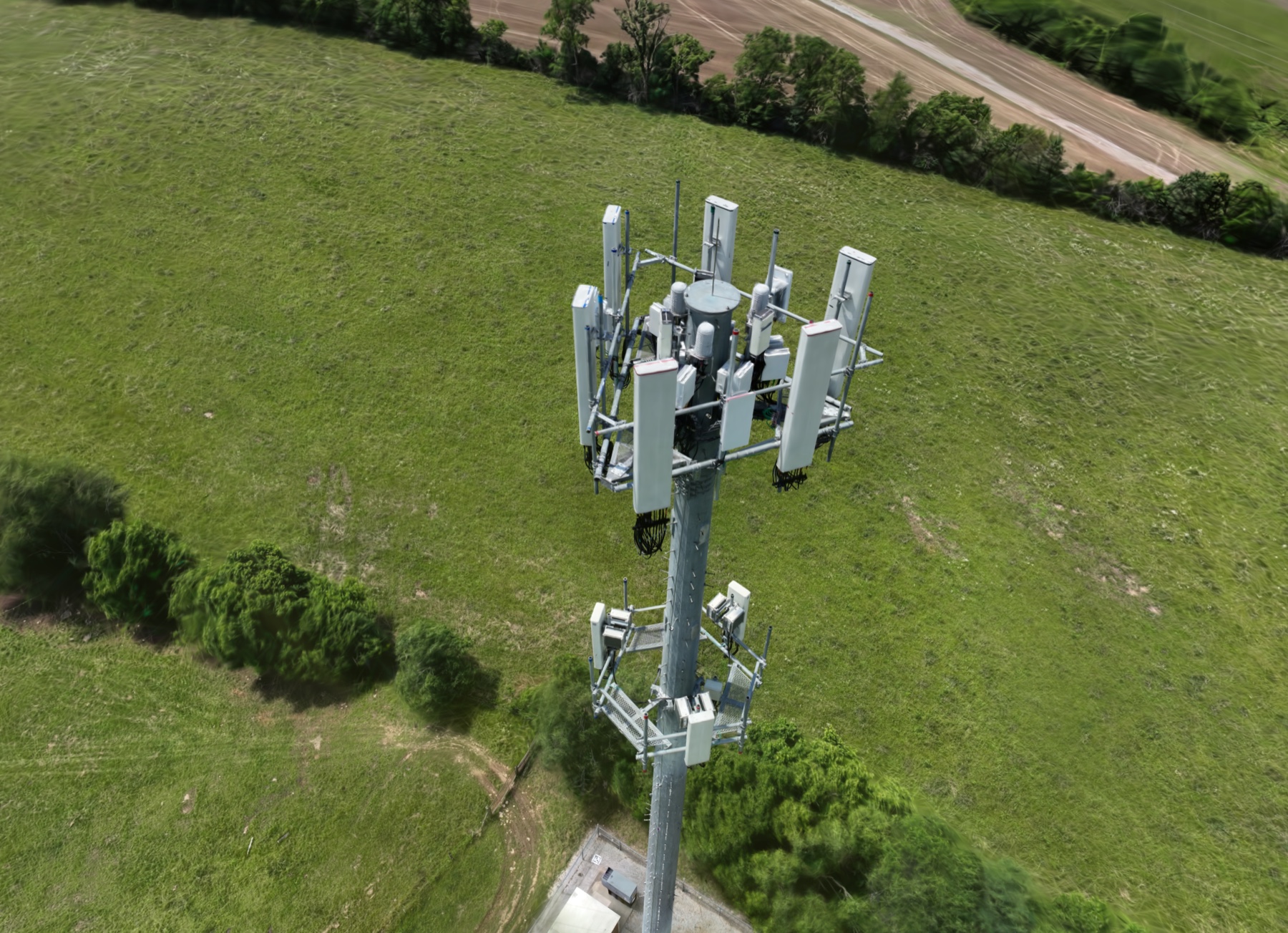 Gaussian splat render showing the tower and both antenna levels
